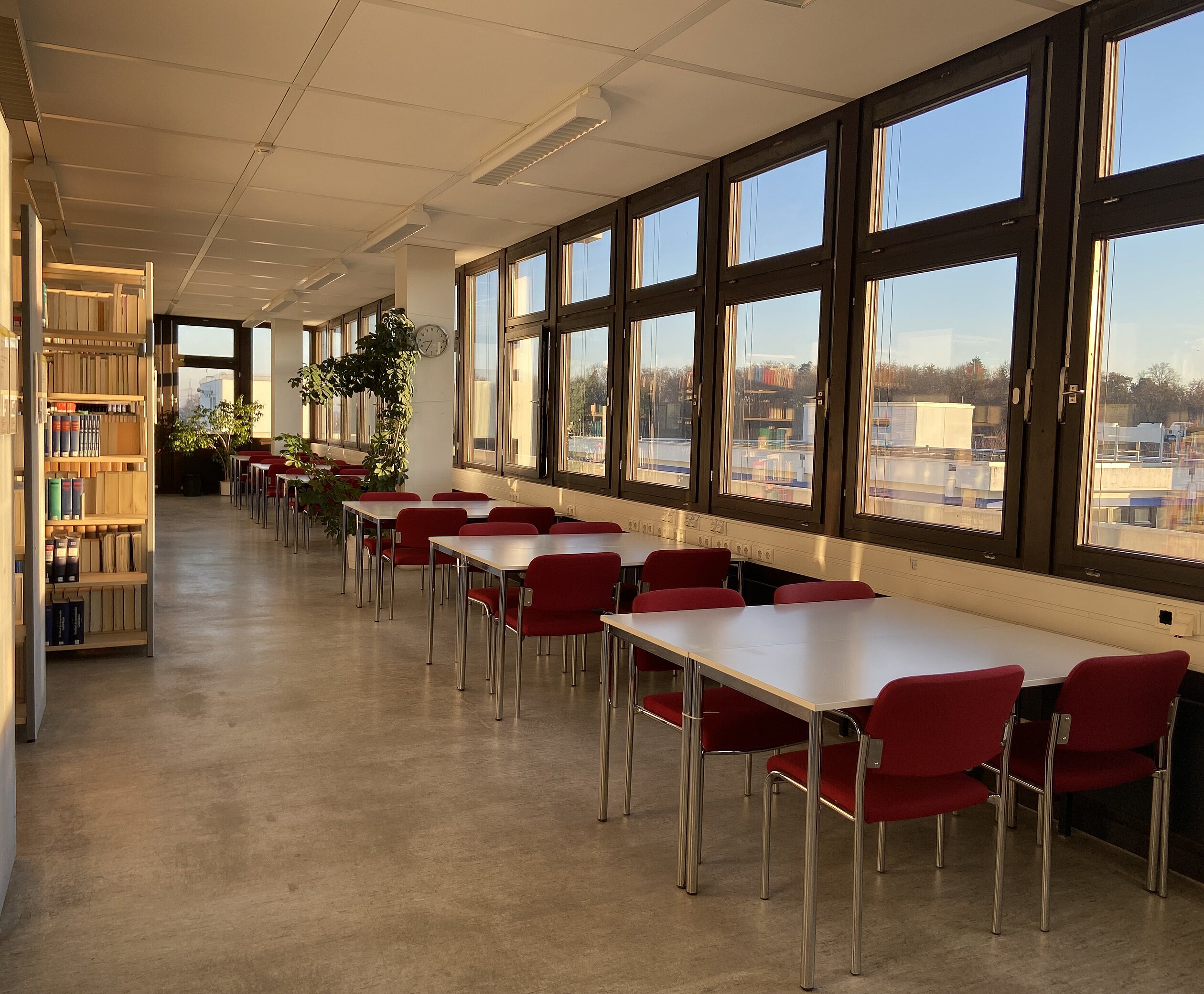 Einführung 24hBibliothek Hochschule für öffentliche Verwaltung und