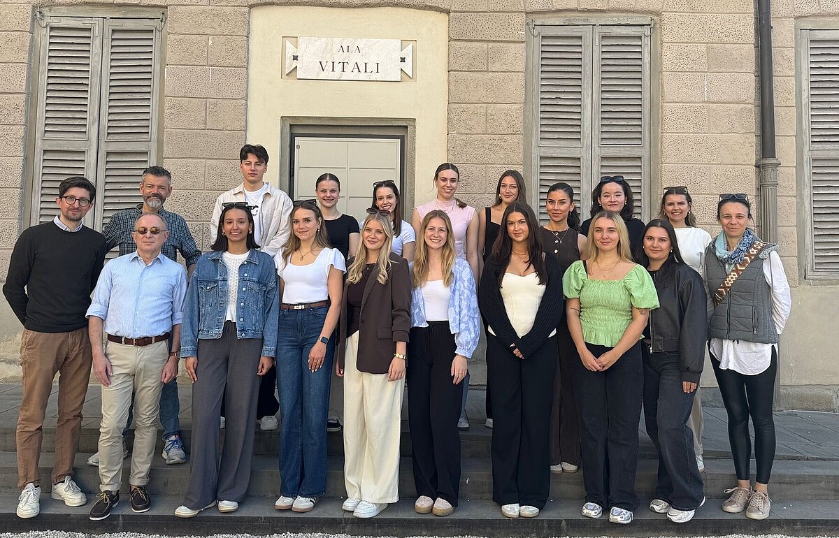 Gruppenbild der Fachprojektexkursion nach Bergamo