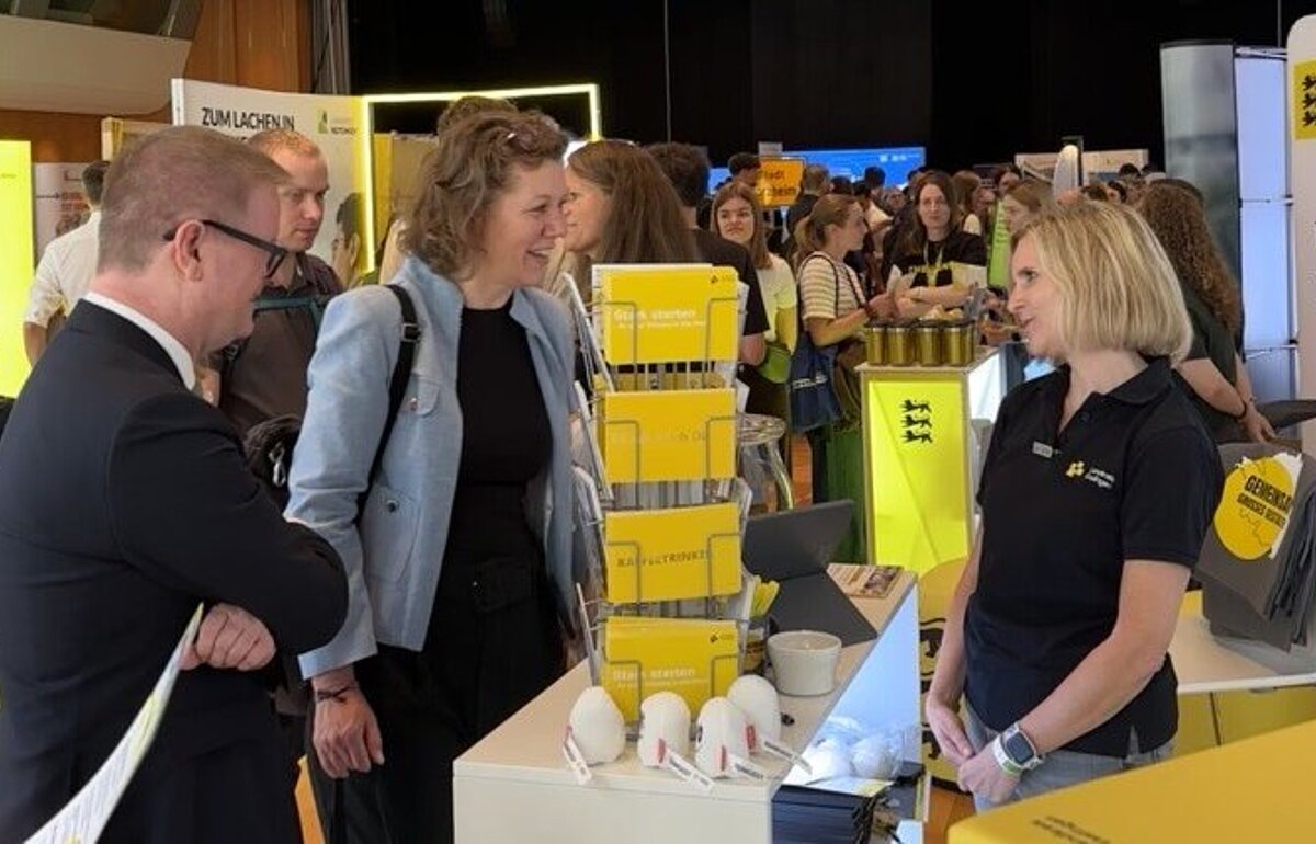 Kanzler und Rektorin der Hochschule