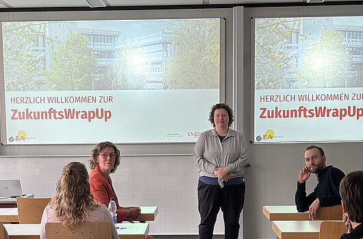 Rektorin, LEA-Vertreterin und Klimaschutzmanager beim Beginn der Veranstaltung