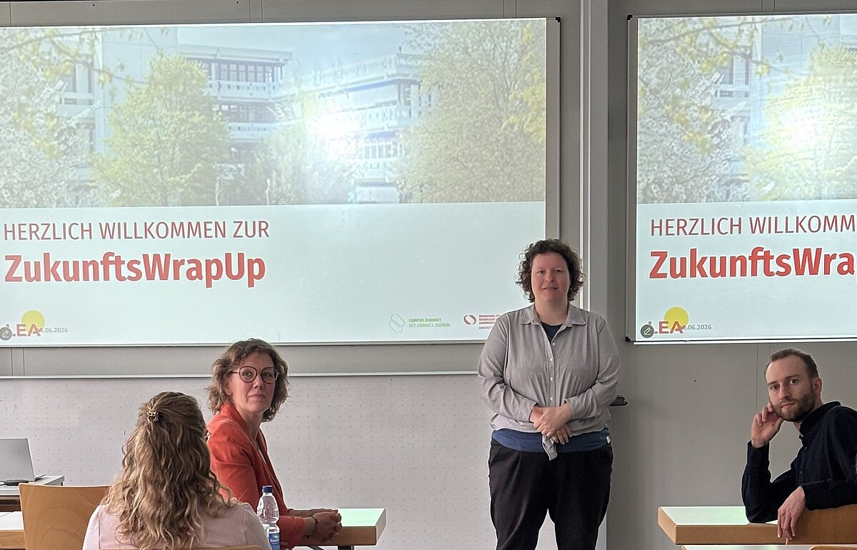 Rektorin, LEA-Vertreterin und Klimaschutzmanager beim Beginn der Veranstaltung