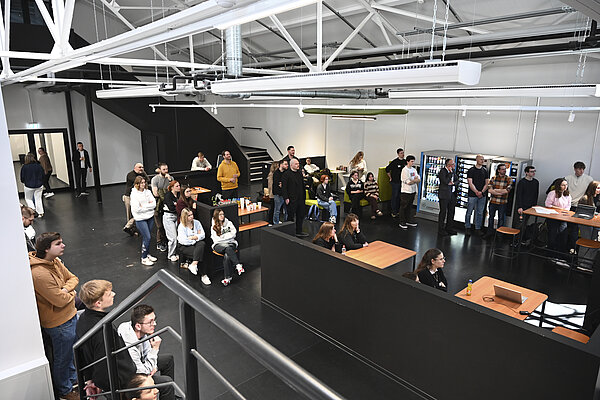 Das Publikum sind DVM-Studierend, Alumni und Presse 