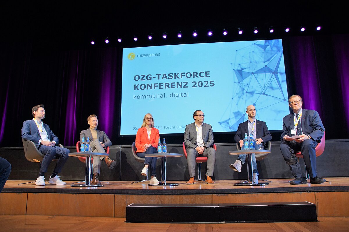 Podiumsdiskussion "Verwaltungsdigitalisierung quo vadis in 2026?" bei der OZG-Taskforce Konferenz in Ludwigsburg.